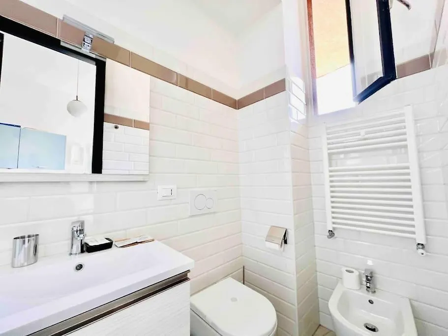 5 Min Walk To Duomo Petite Loft! Apartment Milan
