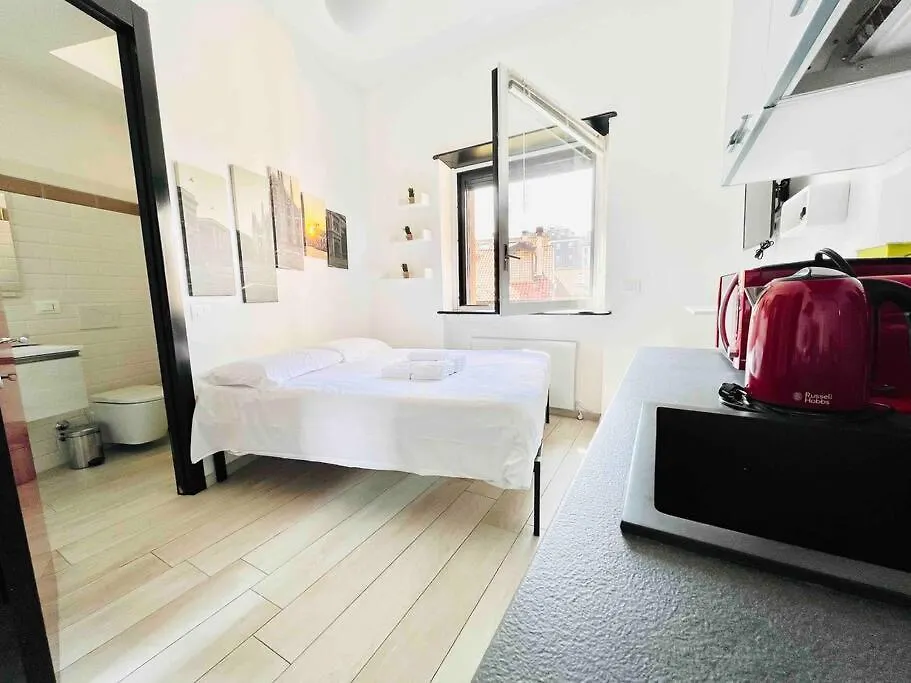 5 Min Walk To Duomo Petite Loft! Apartment Milan