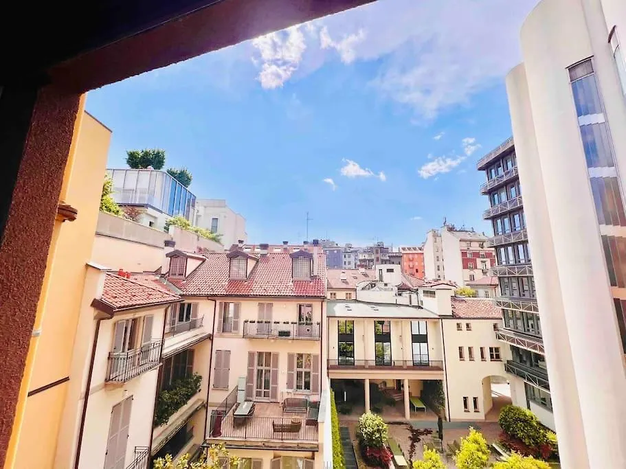 5 Min Walk To Duomo Petite Loft! Apartment Milan